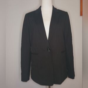Tahari Black Blazer.  NWT. Size 6